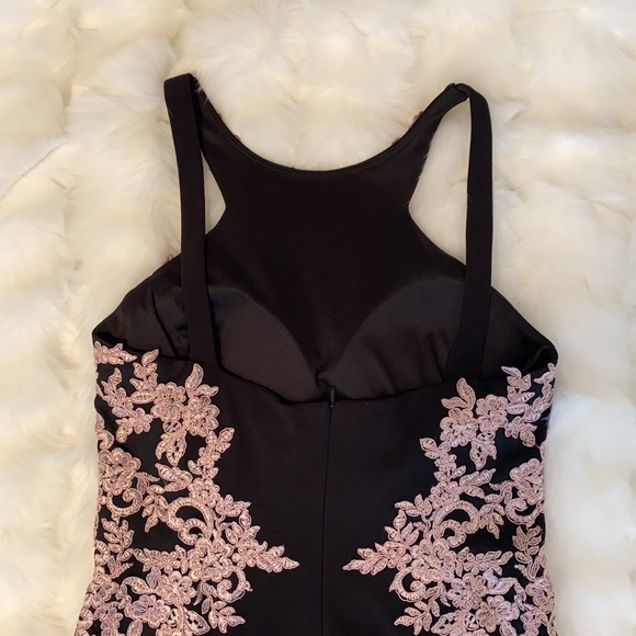 Black Dress - Picture 5 of 6